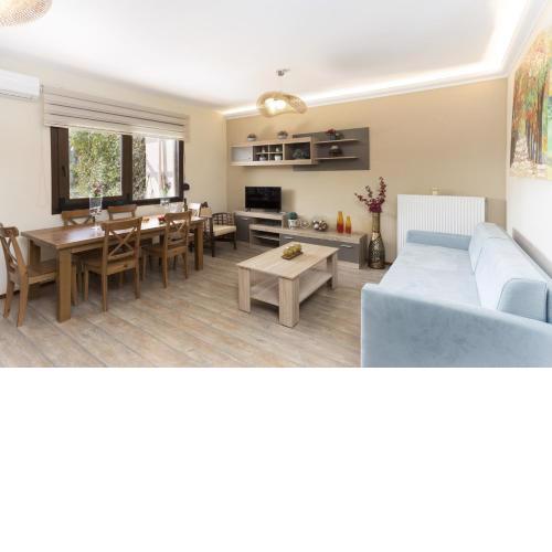 TwinStars apartment with courtyard and view