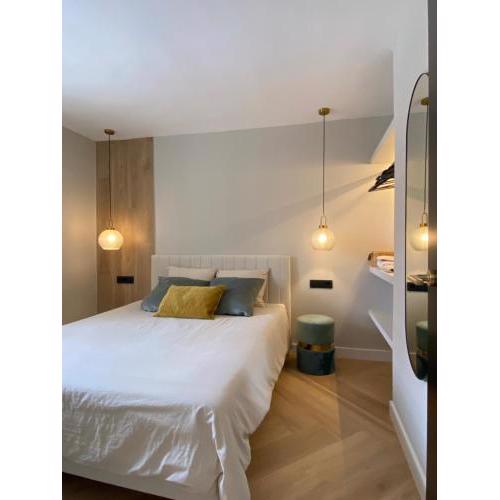 Two Bedroom apartment - 100 meters from the beach - private parking - completely renovated
