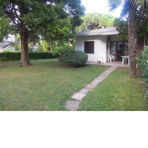 Two-Bedroom Apartment for 5 people 500 metres from the sea