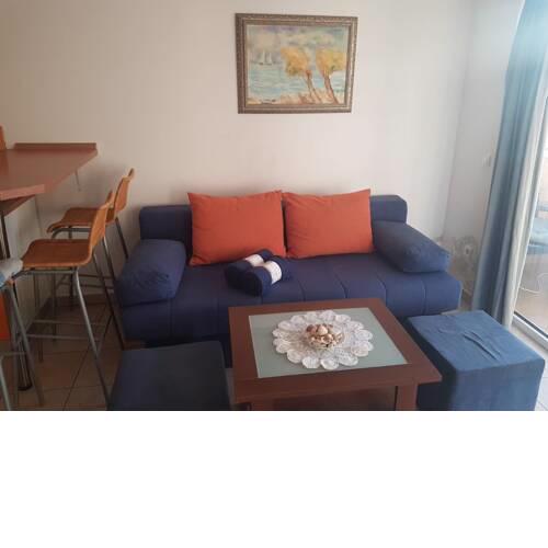 TWO BEDROOM APARTMENT & GARDEN