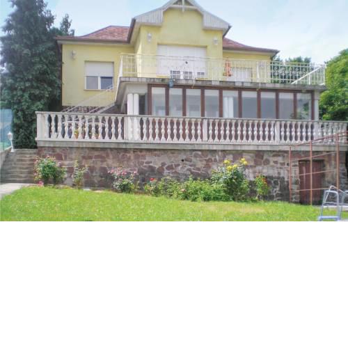 Two-Bedroom Apartment in Balatonalmadi