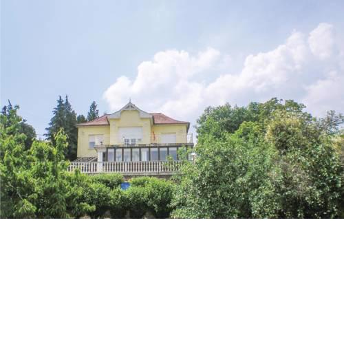 Two-Bedroom Apartment in Balatonalmadi