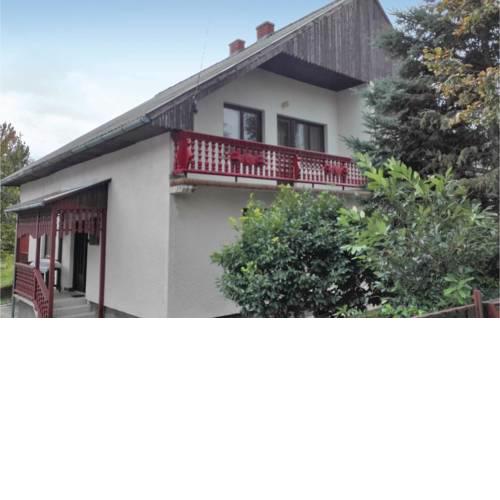 Two-Bedroom Apartment in Balatongyorok