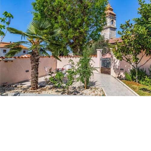 Two-Bedroom Apartment in Fazana
