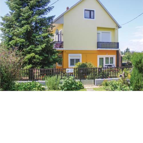 Two-Bedroom Apartment in Keszthely-Kertvaros