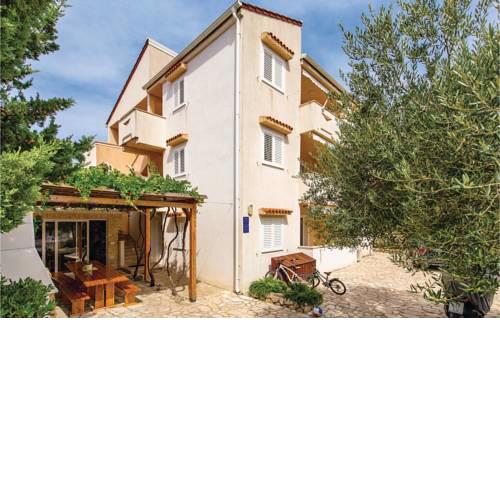 Two-Bedroom Apartment in Mandre