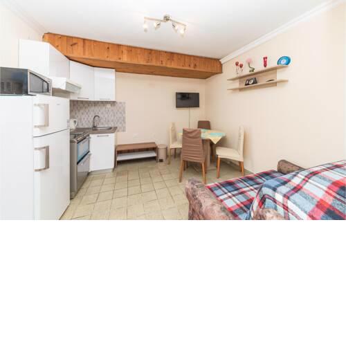 Two-Bedroom Apartment in Okrug Gornji