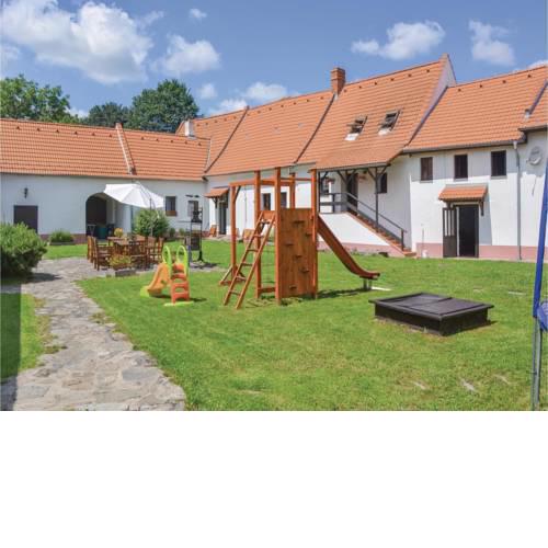 Two-Bedroom Apartment in Opalice