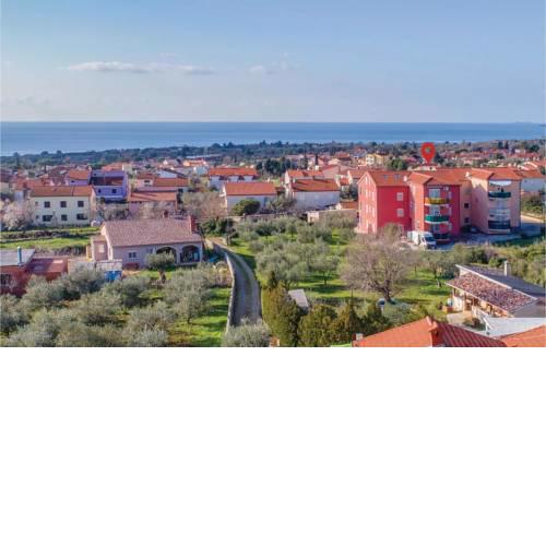 Two-Bedroom Apartment in Peroj