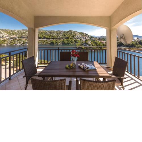 Two-Bedroom Apartment in Ploce