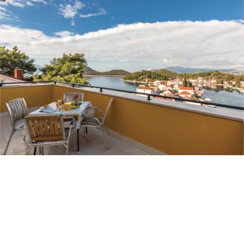 Two-Bedroom Apartment in Ploce