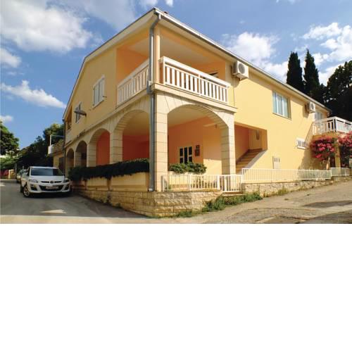Two-Bedroom Apartment in Podaca