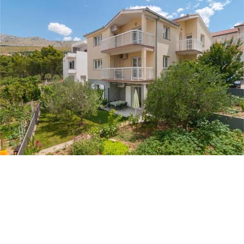 Two-Bedroom Apartment in Podstrana