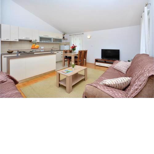Two-Bedroom Apartment in Podstrana