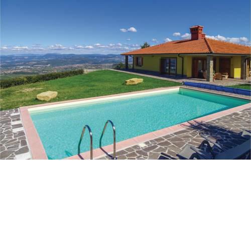 Two-Bedroom Apartment in Pomjan