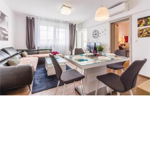 Two-Bedroom Apartment in Pula
