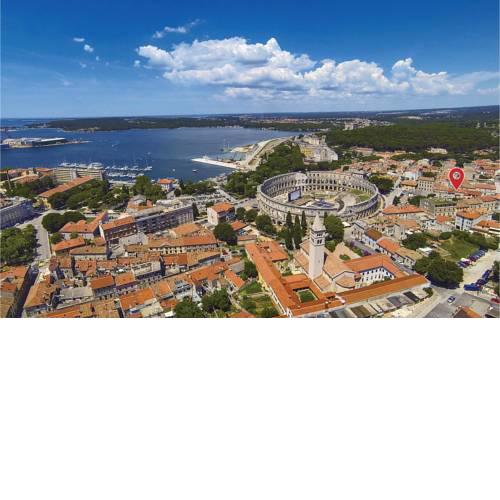 Two-Bedroom Apartment in Pula