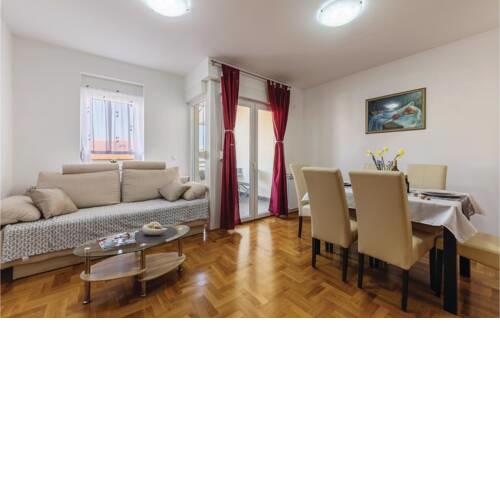 Two-Bedroom Apartment in Pula