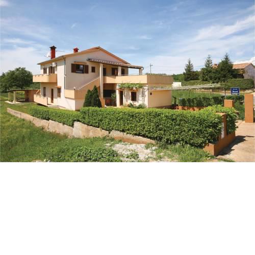 Two-Bedroom Apartment in Segotici