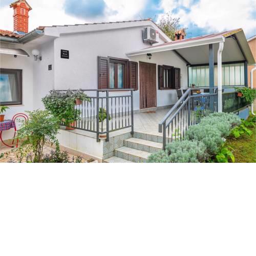 Two-Bedroom Apartment in Sv.Lovrec