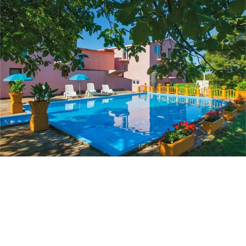 Two-Bedroom Apartment in Valtursko Polje