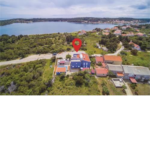 Two-Bedroom Apartment in Veli Rat