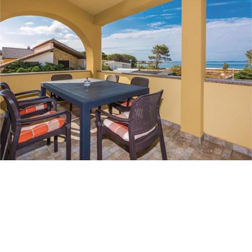 Two-Bedroom Apartment in Vir