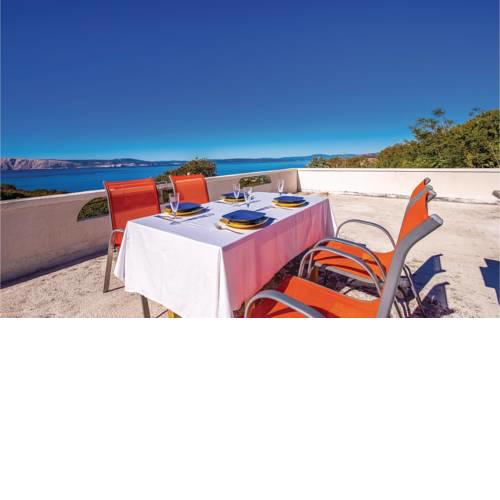 Two-Bedroom Apartment Klenovica with Sea View 03