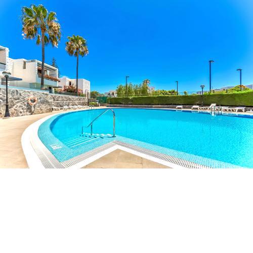 Two bedroom Apartment, near Playa de Las Americas, Wifi, pool