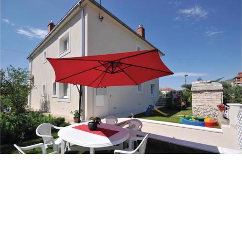Two-Bedroom Apartment Trogir with Sea View 03