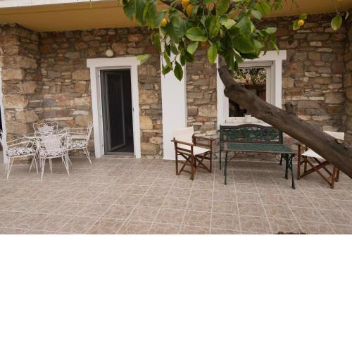Two bedroom apartment with hidden garden