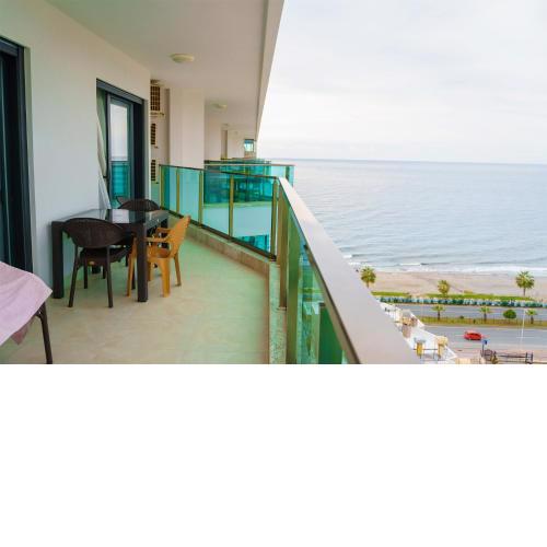 Two-bedroom flat in Konak Seaside Tower