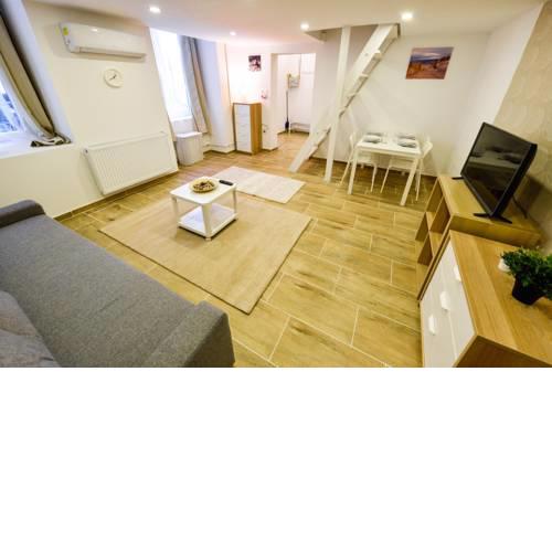 Two bedroom flat in the heart of city,Kiràly str.