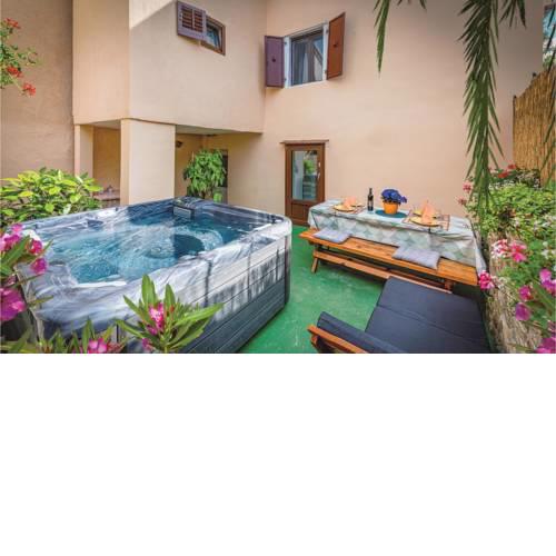 Two-Bedroom Holiday Home in Kruncici