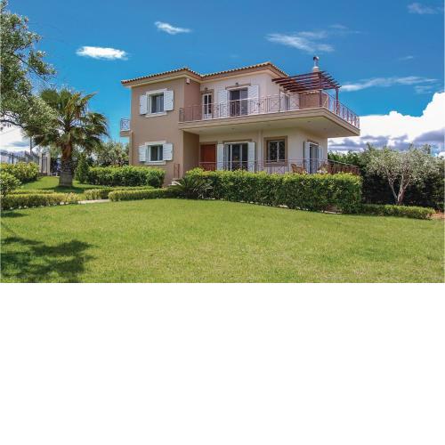 Two-Bedroom Holiday Home in Livanates