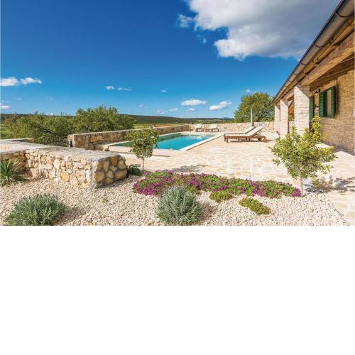 Two-Bedroom Holiday Home in Vrana