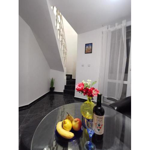 Two Bedroom Two floor Apartment Free Parking