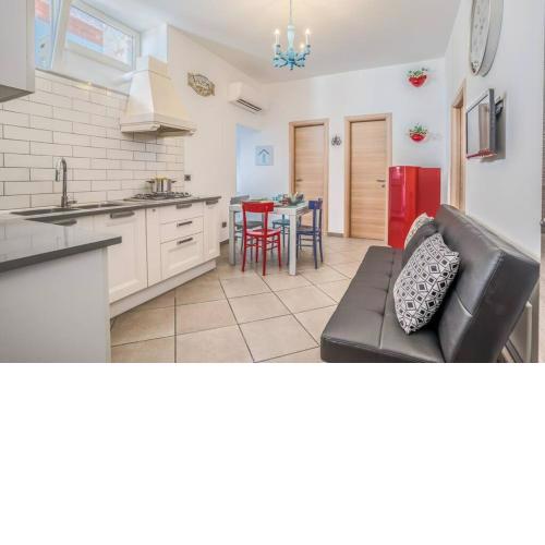 Two Bedrooms Apt in Sorrento Center with Terrace