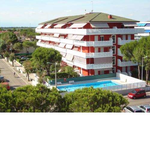 Two-room apartment a stone's throw from the sea with swimming pool by Beahost