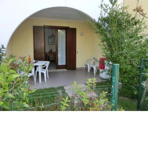 Two-roomed flat for 5 people on the ground floor with enclosed garden