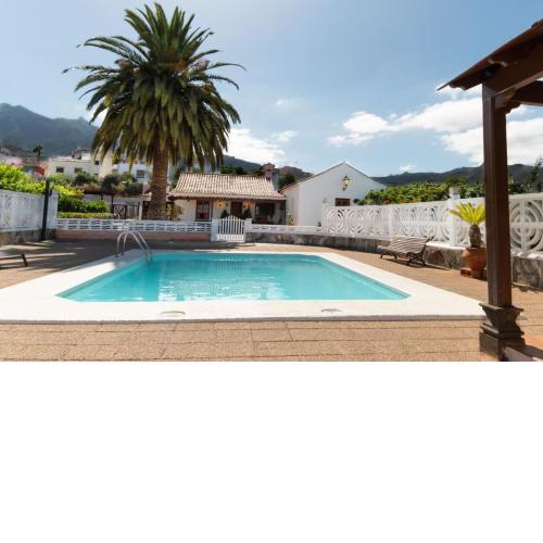 Typisch kanarische Finca mit eigenem Pool im Garten und herrlichem Blick