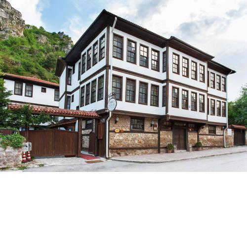 Uğurlu Konakları