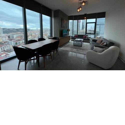 Ultra luxurious Residence Queen sinpash