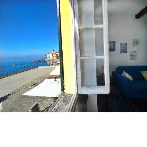 Una finestra sul lungomare