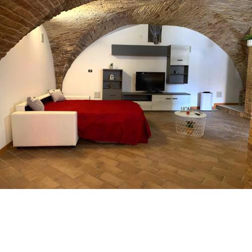 Una grotta in pieno centro
