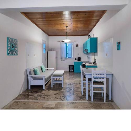 único House