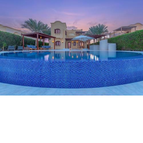 Unique 3BR Villa with a Guest House, Private Pool, Patio & Lagoon
