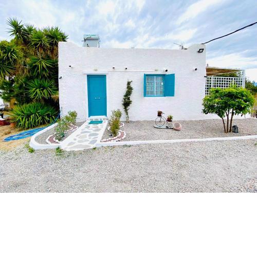 Unique Cycladic Detached house - Private Garden - Dimi