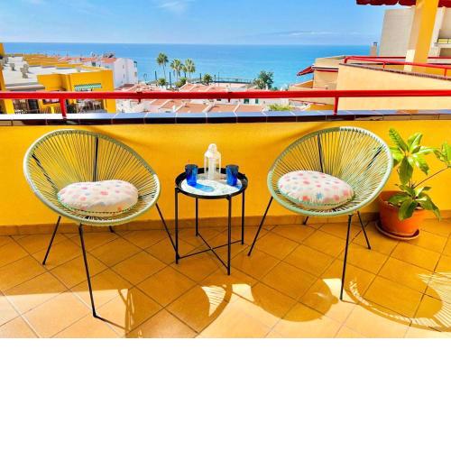 Unique flat by the beach, with panoramic sea view & pool