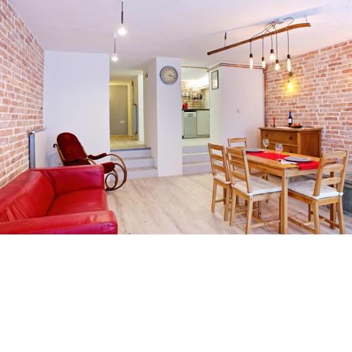 Unique ping-pong family duplex in the heart of city